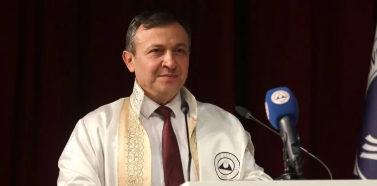 ERÜ Eğitim Fakültesi’nde mezuniyet heyecanı