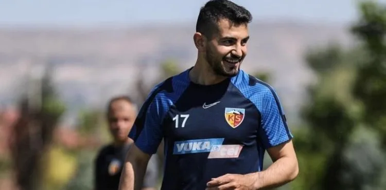 Kayserispor'da Emrah'tan kötü haber