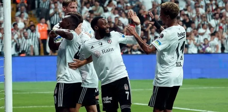 Beşiktaş 3 puanı 3 golle aldı