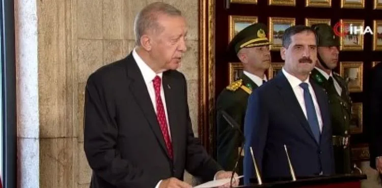 Cumhurbaşkanı Erdoğan, Anıtkabir'de düzenlenen törene katıldı
