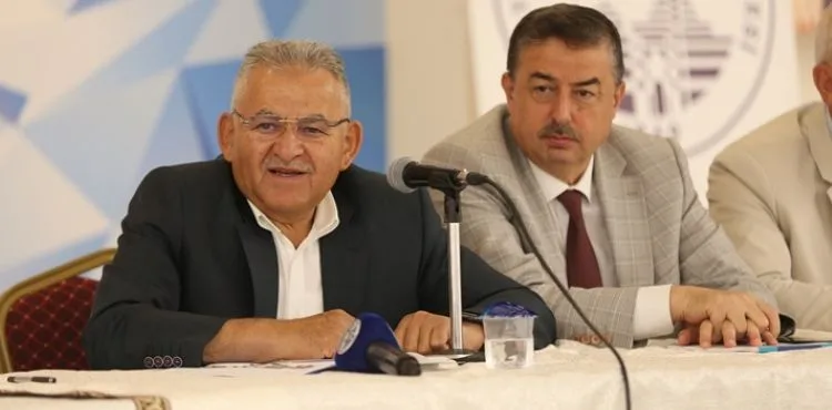 YEŞİLHİSAR’DA MUHTARLARLA BULUŞAN BÜYÜKKILIÇ: “SÖZ MUHTARIMIZIN”