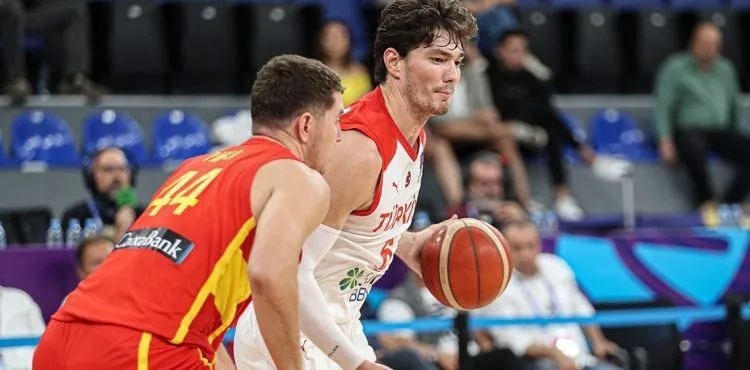 A Milli Erkek Basketbol Takımı, İspanya'ya 72-69 yenildi