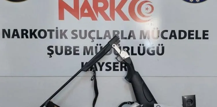 Uyuşturucu tacirlerine 115 polis ile şafak operasyonu