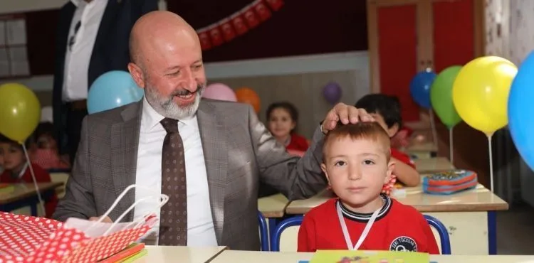 BAŞKAN ÇOLAKBAYRAKDAR; “EĞİTİM İÇİN TÜM İMKANLARIMIZI SEFERBER EDİYORUZ"