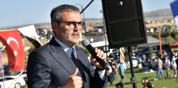 Ünal, “İzmir'de Büyükşehir belediye başkanının kurtuluş gününde düşmanca hareket içerisinde olan Yunan'a haddini bil demesini beklerdik”