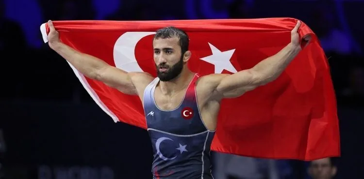 Burhan Akbudak'tan Dünya Şampiyonası'nda altın madalya