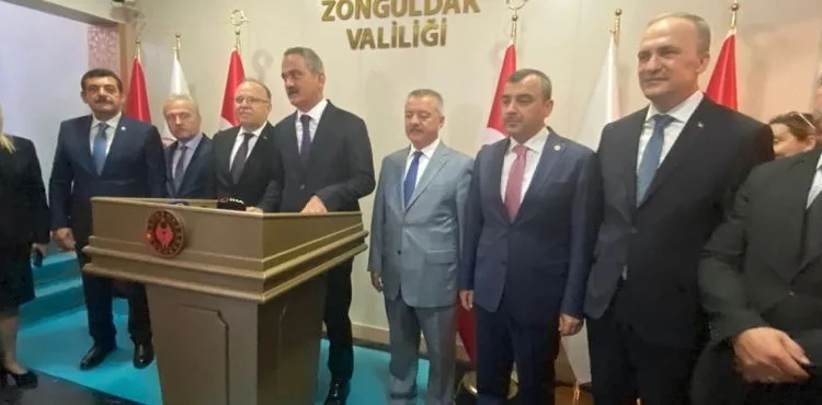 Bakan Özer: '2022-23 eğitim öğretim yılına hazırlıklı bir şekilde başladık'