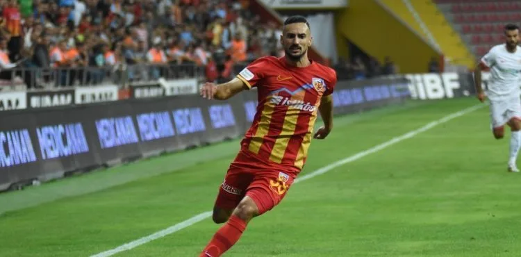 Kayserispor’da 3 futbolcu milli takımlara davet edildi