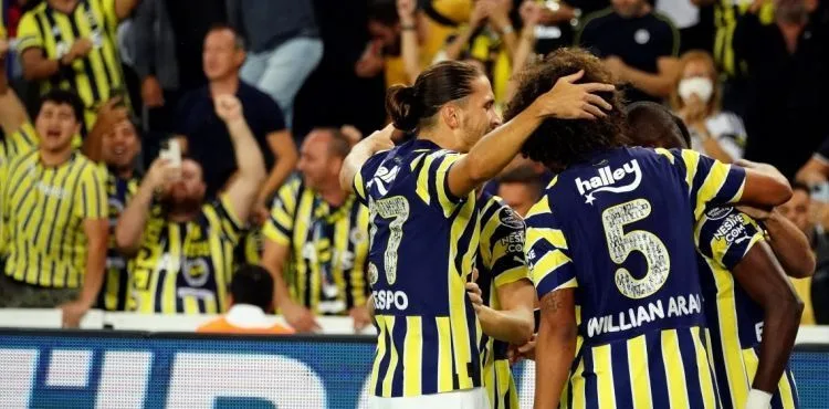 Fenerbahçe'den gövde gösterisi! Kadıköy'de şov yaptı