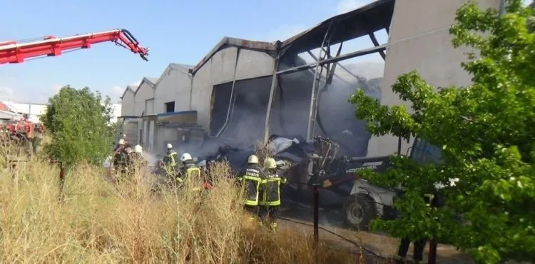 Kayseri'de fabrika yangını 2 saatte kontrol altına alındı