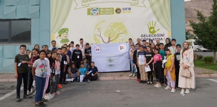 MELİKGAZİ, ÖĞRENCİLERİ SIFIR ATIK KONUSUNDA EĞİTMEYE DEVAM EDİYOR