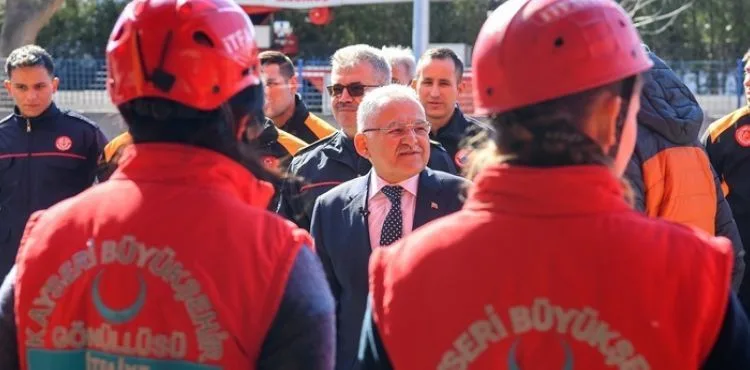BÜYÜKKILIÇ: “İTFAİYE EKİPLERİMİZ GECE GÜNDÜZ DEMEDEN ÇALIŞIYOR”
