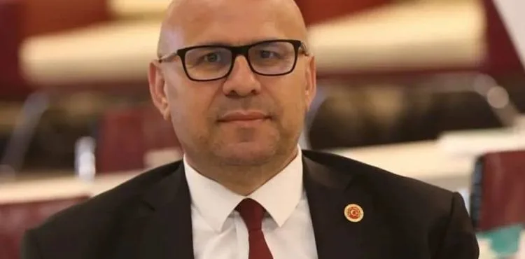 Çevikel: “KumsMall AVM’nin çatısı sökülüp yeniden yapılması gerekiyor”