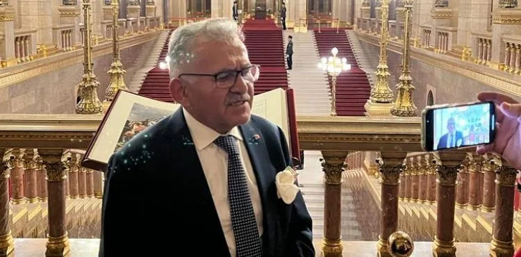 BAŞKAN BÜYÜKKILIÇ, MACARİSTAN PARLAMENTO BİNASI’NI GEZDİ