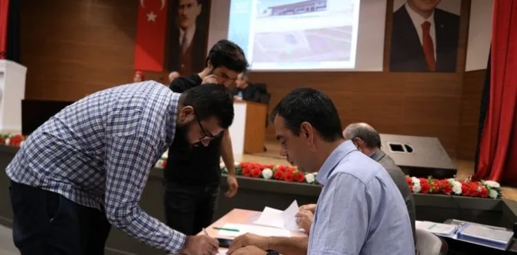 MELİKGAZİ, 4 ADET ECZANE YERİNİ 10 YILLIĞINA KİRAYA VERDİ