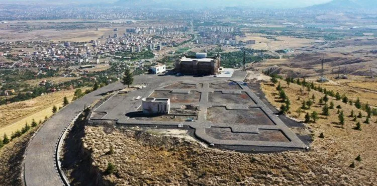 KOCASİNAN’DA 8 ASIRLIK KÖŞK, GÖK GÖZLEM EVİ OLUYOR