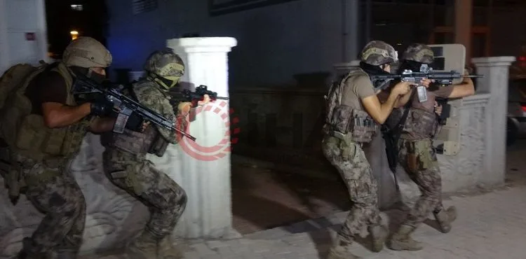 Silahlı saldırganlara özel harekat destekli şok baskın