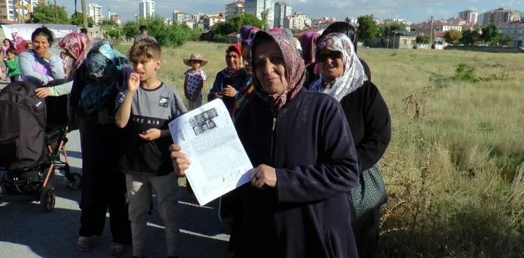 Sıfır daire beklerken kalp hastası çocuklarıyla çadıra kaldı