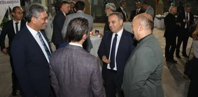ERÜ Rektörü Altun, Tıp Fakültesi Akademisyenleri İle Bir Araya Geldi