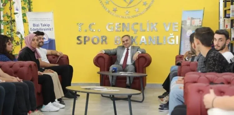 ERÜ’de “Rektör-Öğrenci Buluşması” etkinliği devam ediyor