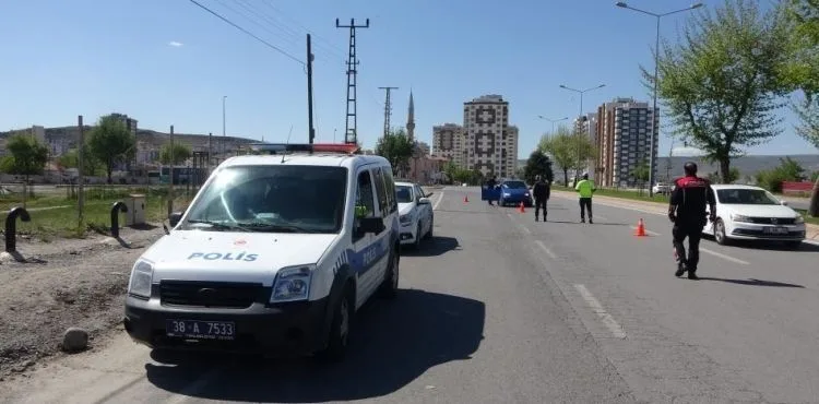 Yunuslar 1 ayda 12 bin 384 kişiyi sorguladı