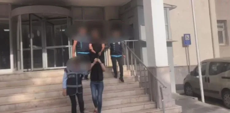 Kız arkadaş bahanesiyle iş yerini yağmayalan şahıslar yakalandı