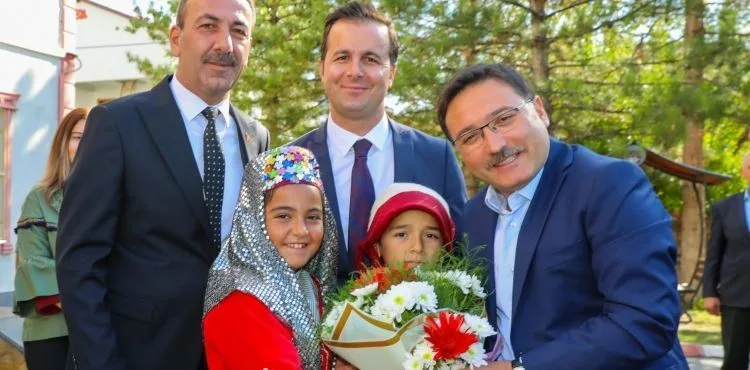 Vali Çiçek Tomarza İlçesini Ziyaret Etti