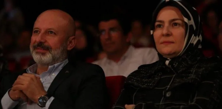BAŞKAN ÇOLAKBAYRAKDAR; “NEŞET ERTAŞ’I ANMA GECESİ, GÖNÜLLERE YOL AÇTI”
