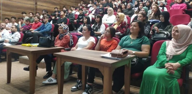 BÜYÜKŞEHİR’İN “ÖDÜLLÜ” PROJESİ DEĞER GENÇLİK’TE YENİ EĞİTİM ÖĞRETİM YILI DERSLERİ BAŞLADI
