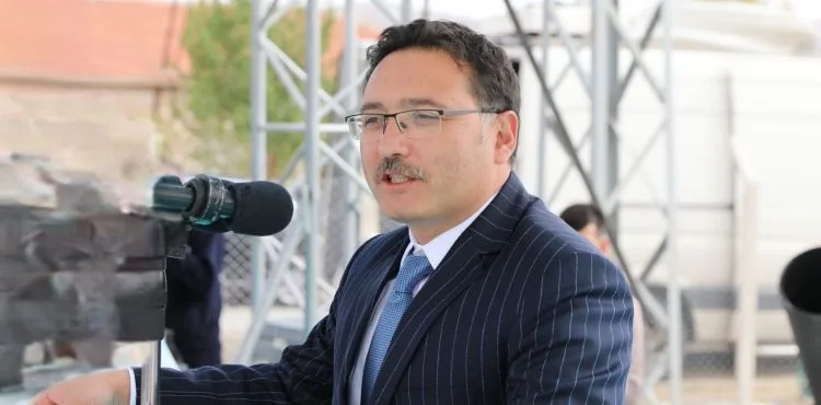 Vali Çiçek Cumhurbaşkanı Erdoğan’ın Canlı Yayınla Katıldığı Pınarbaşı’ndaki Cemevi Temel Atma Törenine Katıldı
