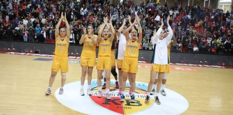 MELİKGAZİ KAYSERİ BASKETBOL TAKIMI BEŞİKTAŞ'I 71-69 YENDİ