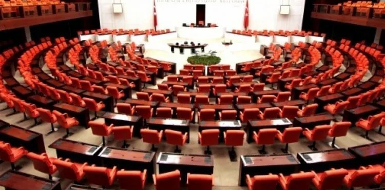 Sosyal medya yasa teklifi olarak bilinen teklif yasalaştı