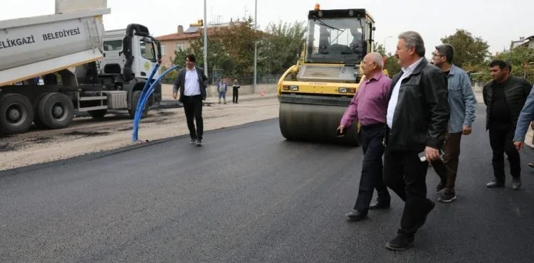 HÜRRİYET MAHALLESİ'NDE 2 KİLOMETRELİK HAT YENİLENİYOR