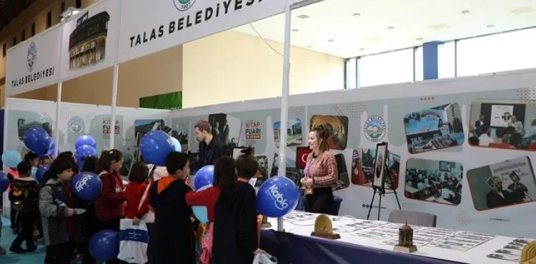 KİTAP FUARINDA TALAS'A YOĞUN İLGİ