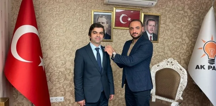 Eski İl Başkanı AK Parti'ye üye oldu