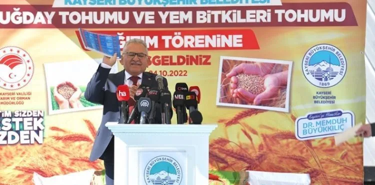 BAŞKAN BÜYÜKKILIÇ, ÇİFTÇİYE 1500 TON DAHA TOHUM DAĞITTI