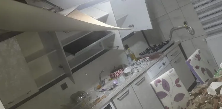Aynı eve 3’üncü defa araba çarptı, aile çelik bariyer istiyor