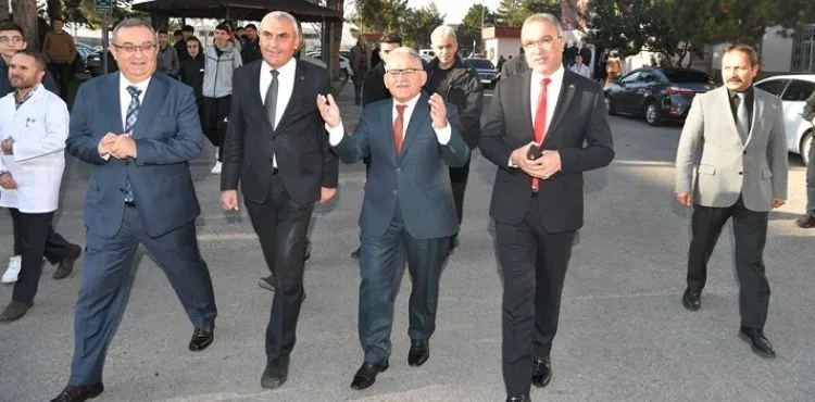 Başkan Büyükkılıç, Kariyer Günleri’nde Öğrencilerle Buluştu