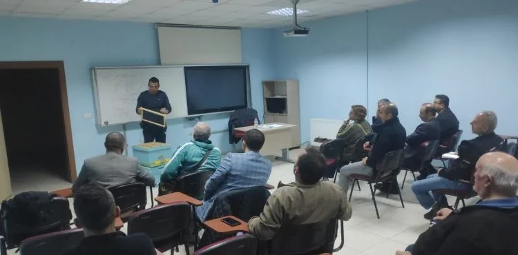 MELİKGAZİ'NİN ARICILIK KURSUNA YOĞUN İLGİ