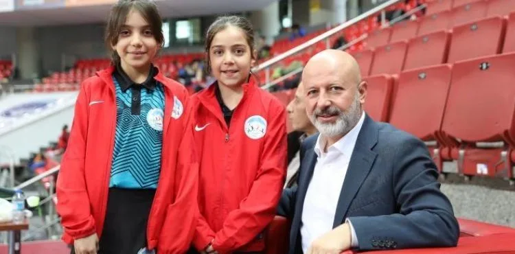 BAŞKAN ÇOLAKBAYRAKDAR, TÜRKİYE’NİN DÖRT BİR YANINDAN GELEN SPORCULARI ZİYARET ETTİ