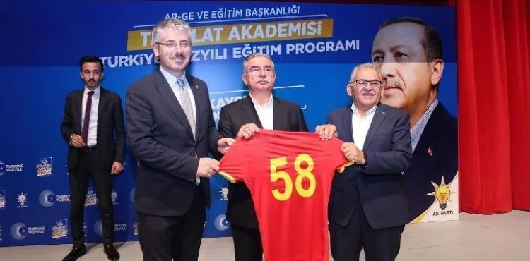 BÜYÜKKILIÇ, TEŞKİLAT AKADEMİSİ TÜRKİYE YÜZYILI EĞİTİM PROGRAMI’NA KATILDI