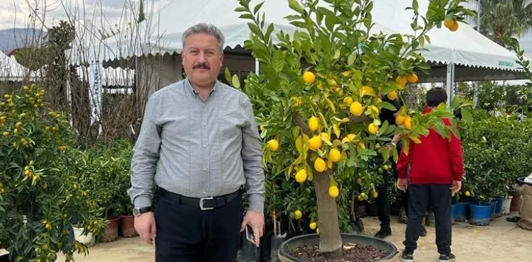 BAŞKAN PALANCIOĞLU ÖDEMİŞ SÜS BİTKİLERİ VE FİDANCILIK SERGİSİ’Nİ GEZDİ