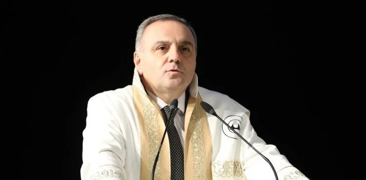 ERÜ’de Tıp Öğrenimine Başlayan 375 Öğrenci Törenle Önlük Giydi