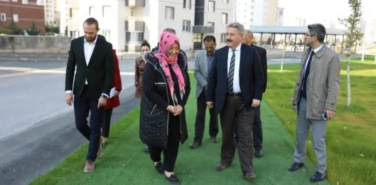 YAPILAN YENİ ÇALIŞMALARLA ESNAF TOKİ’NİN ÇEHRESİ DEĞİŞTİ