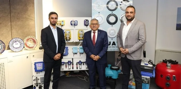 İLKLERE İMZA ATAN BÜYÜKŞEHİR, 10 AYDA 60 BİN KİŞİYE YÜZME KURSU VERDİ