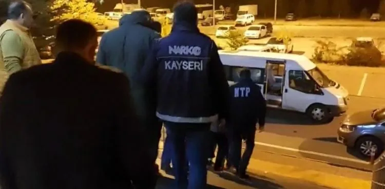 Narkotikten 1 haftada 76 zehir tacirine gözaltı