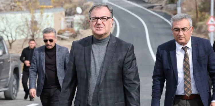 ALTYAPI VE ÜSTYAPISI YENİLENEN ÇİFTLİK CADDESİ HACILAR’A ÇOK YAKIŞTI
