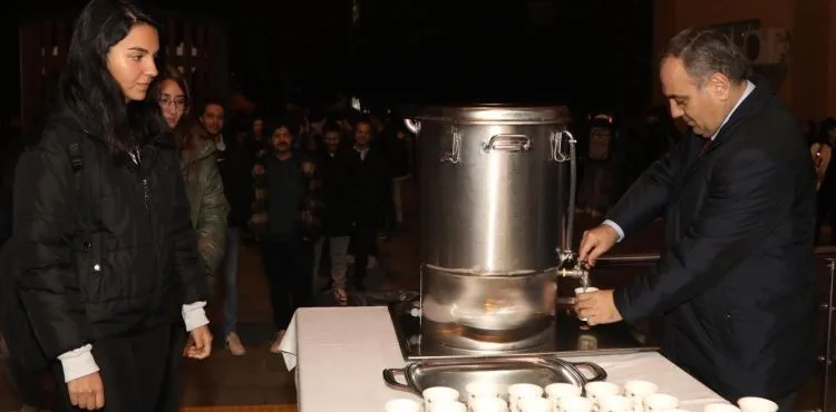 Rektör Altun’dan Öğrencilere Çorba İkramı