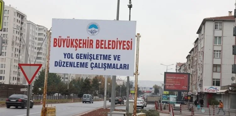 BÜYÜKŞEHİR’DEN “YOL GENİŞLETME VE ŞERİT DÜZENLEME” ÇALIŞMASI