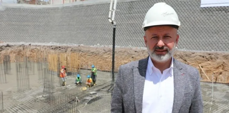 BAŞKAN ÇOLAKBAYRAKDAR; “KENTSEL YENİLEMEYLE ERKİLET BULVARI, YENİ YÜZE KAVUŞUYOR”